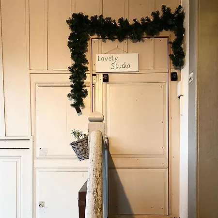 Lovely In A From 18th Century Apartmán