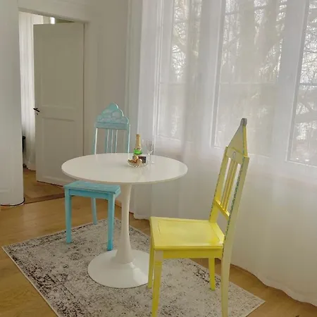 Lovely In A From 18th Century Daire