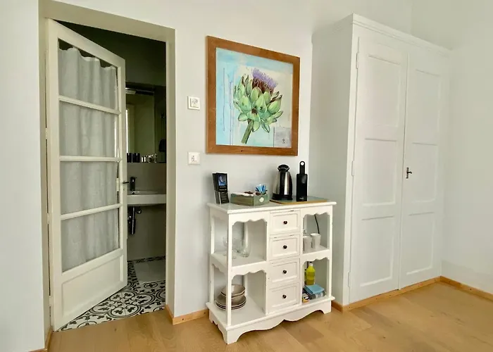 Lovely In A From 18th Century Appartamento *